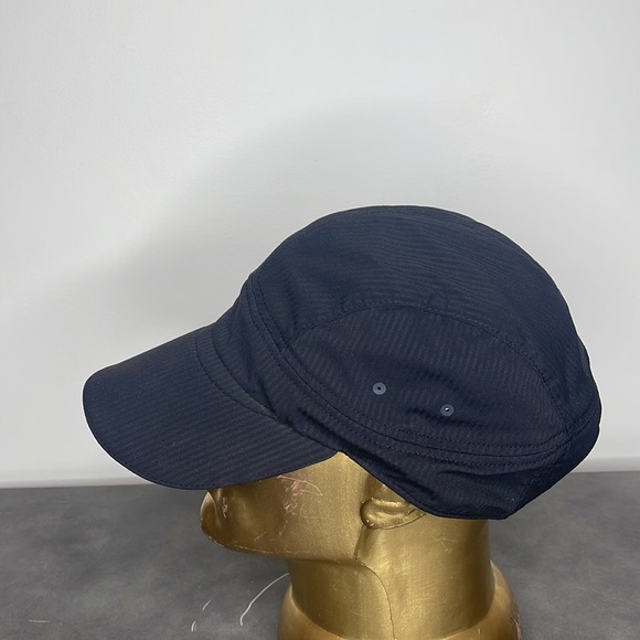 Lululemon Race to Place Hat in Black - Picture 2 of 5